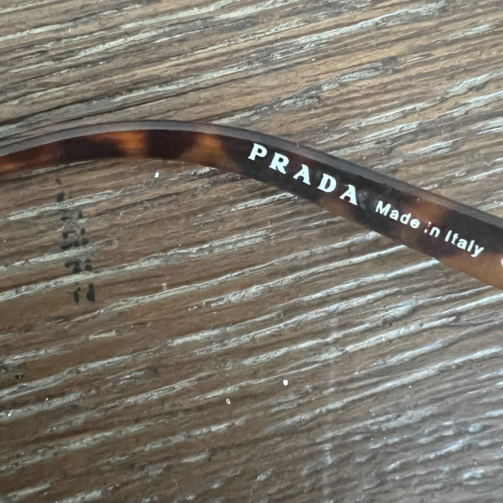Prada vintage Tortoise Shell Sunglasses made in Italy - Picture 6 of 7